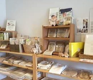 earthdaynikko2018《出店者様紹介シリーズ》 ●  studio nico●　宇都宮市大寛●　布ナプキン、木のおもちゃ、満月肌着、自然食品、冷えとりグッズ、アロマテラピー関連商品など…●　ココロとカラダと環境に優しいをテーマにし、直接手にとって感じて頂きたいモノをお持ちします。 未来の子供達がココロもカラダも健康に夢を描ける社会になれますように。 ＃スタジオニコ＃布ナプキン＃アロマテラピー